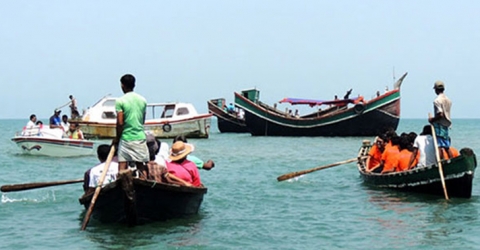 আয়ের একমাত্র উৎস বন্ধে উপকূলে উদ্বেগ