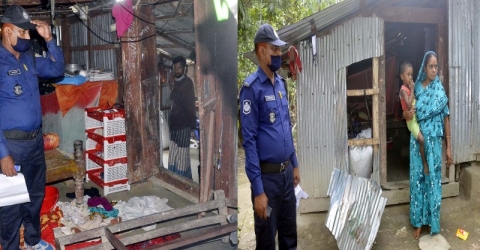 মঠবাড়িয়ায় পূর্ব শত্রুতার জেরে বসত ঘরে হামলার অভিযোগ