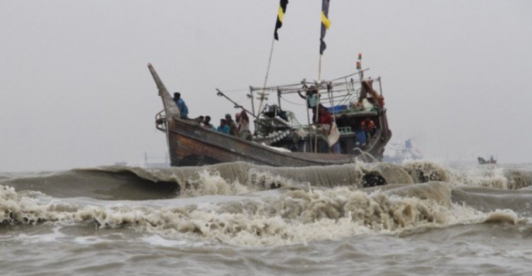 পাথরঘাটার ২ ট্রলার ৩২ জেলেসহ ছয় দিন ধরে নিখোঁজ