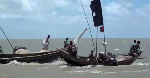 ৭৫ হাজার টাকা মুক্তিপণ দিয়ে ফিরল ৩ জেলে