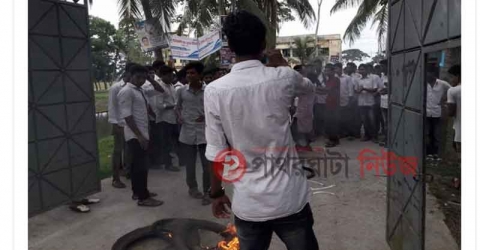 বরগুনায় ফের বিতর্ক, নতুন কমিটি নিয়ে ছাত্রলীগে উত্তাপ