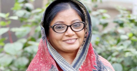 হজের পর থেকে ছবি করছি নাঃ ডলি জহুর