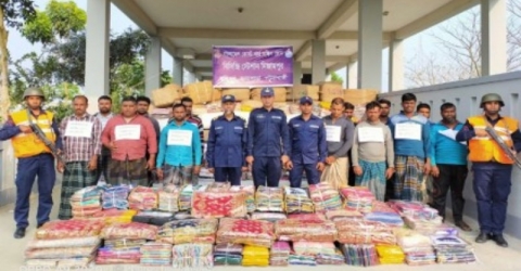 বঙ্গোপসাগর থেকে বিপুলপরিমাণ ভারতীয় কাপড়সহ ট্রলার জব্দ