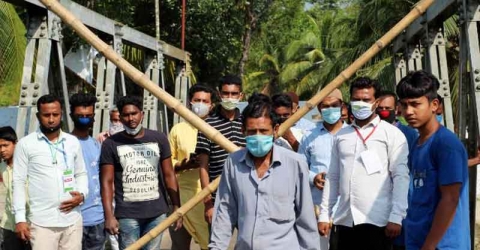 ভান্ডারিয়ায় করোনা সংক্রমণ ঠেকাতে প্রবেশের পথ বন্ধ করে দিলো গ্রামবাসী